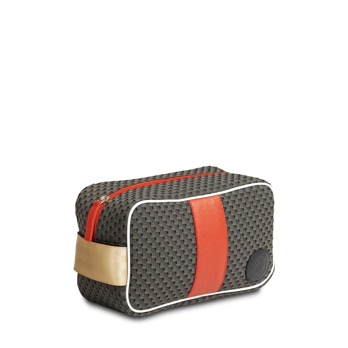 Trousse de toilette voyage texturée grise avec bande orange et fermeture éclair rouge.