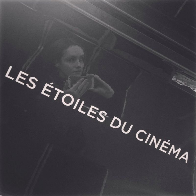 Les étoiles du cinéma 2016 - DR Julie Brando Les Étoiles du Cinéma - femme se prenant en photo.