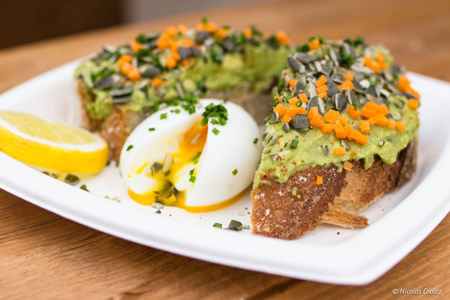 Bruncher au Café La Perle du Parisian Omnivore District