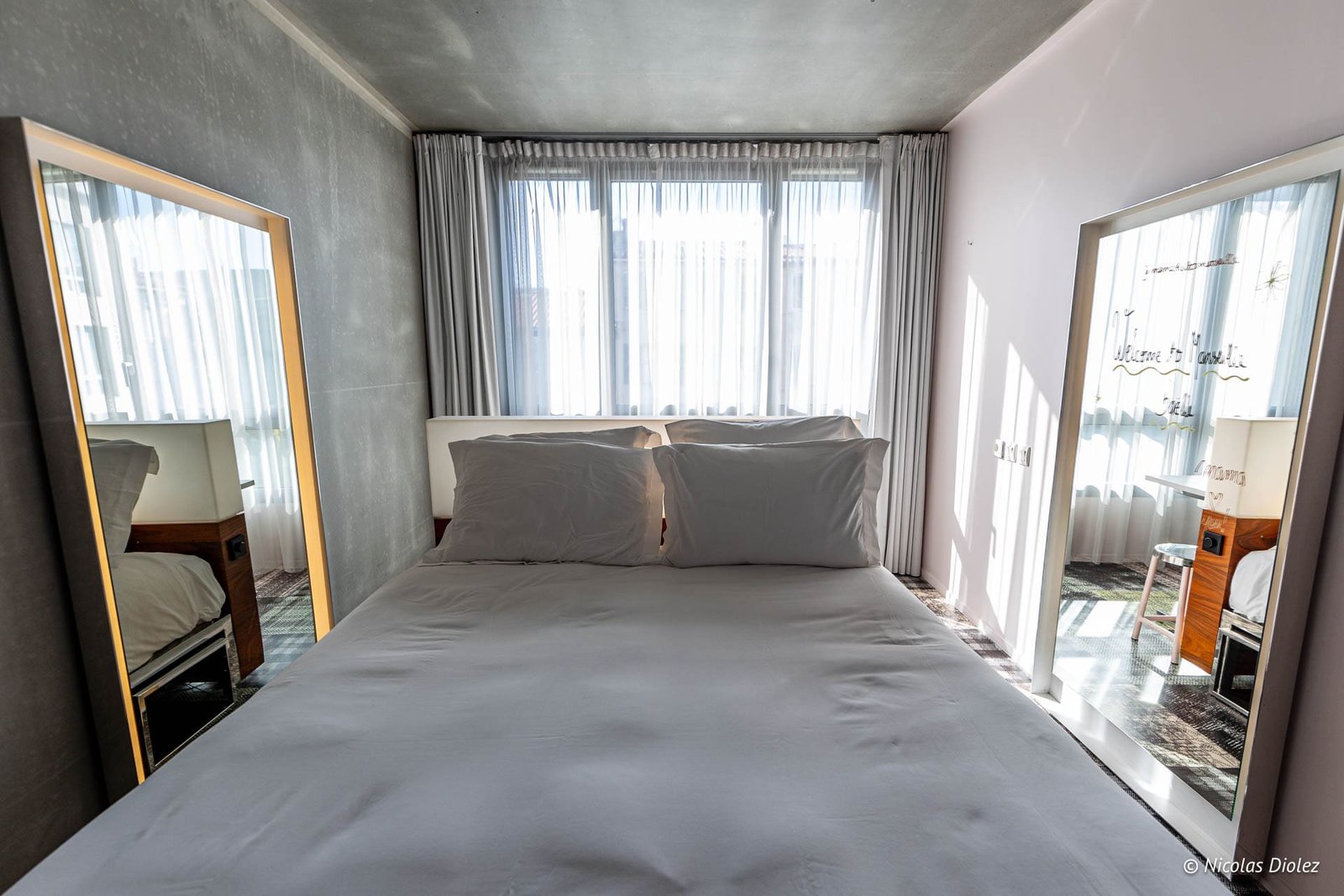 Habitación del Mama Shelter Marseille, fotografiada en 2023.