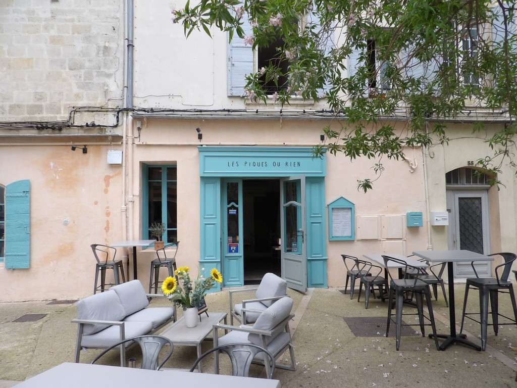 terrasse Restaurant Des Piques ou Rien Arles