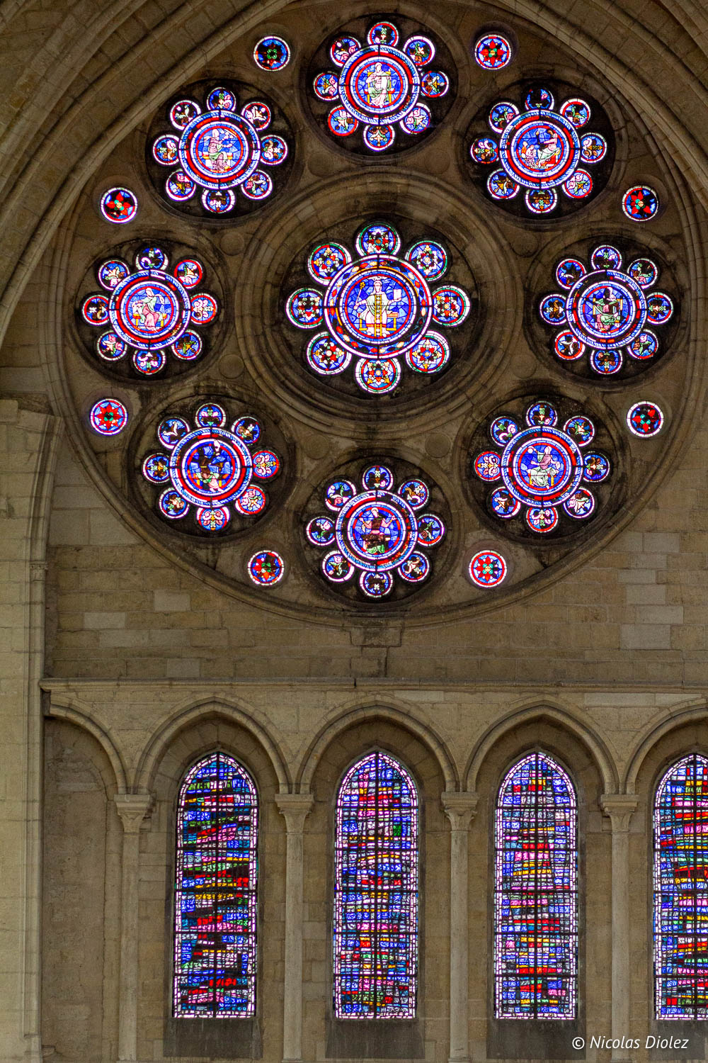 rosace vitraux cathédrale