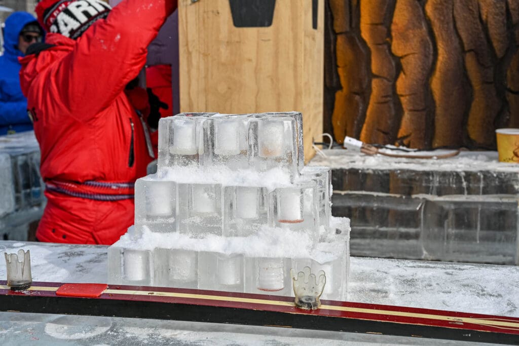 verre en glace Carnaval de Québec