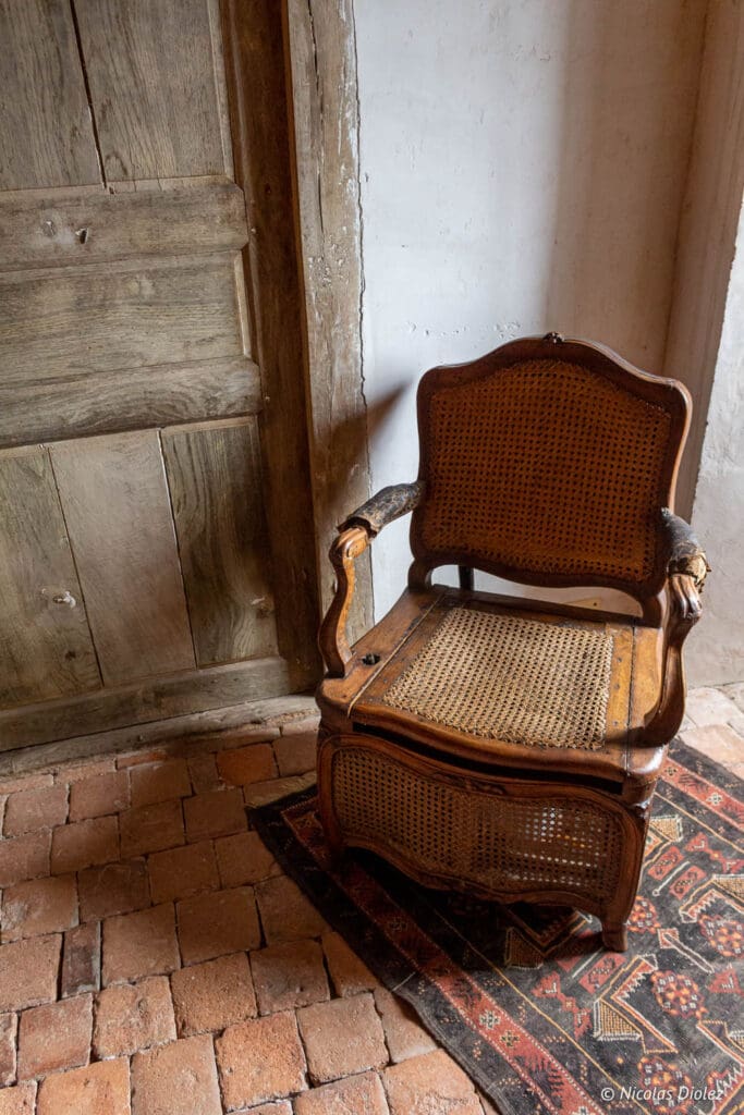 chaise Château Villemonteix Creuse