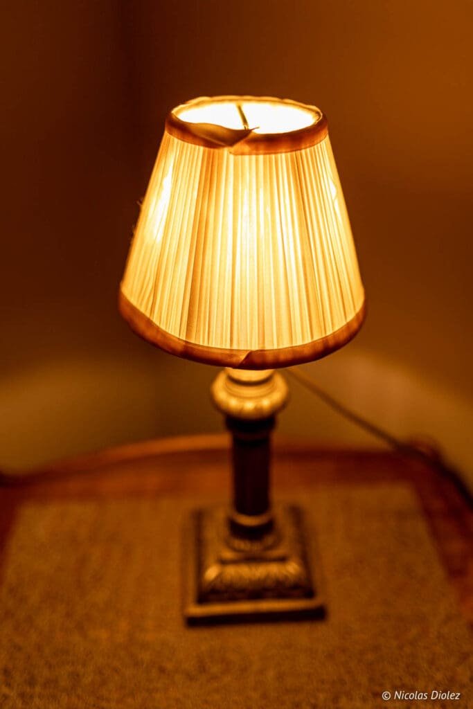 lampe chambre Hôtel Le Sauvage
