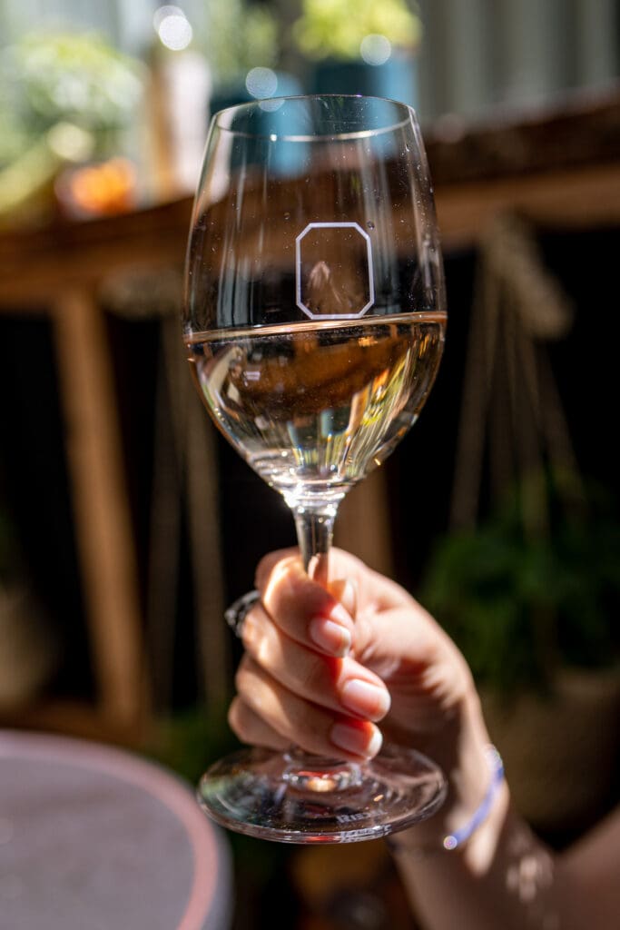 verre vin blanc restaurant Roch Hôtel et Spa