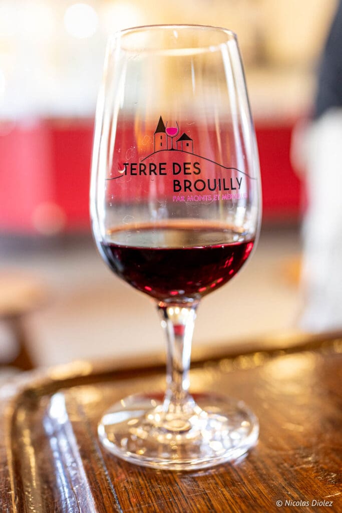 verre vin rouge Espace Brouilly
