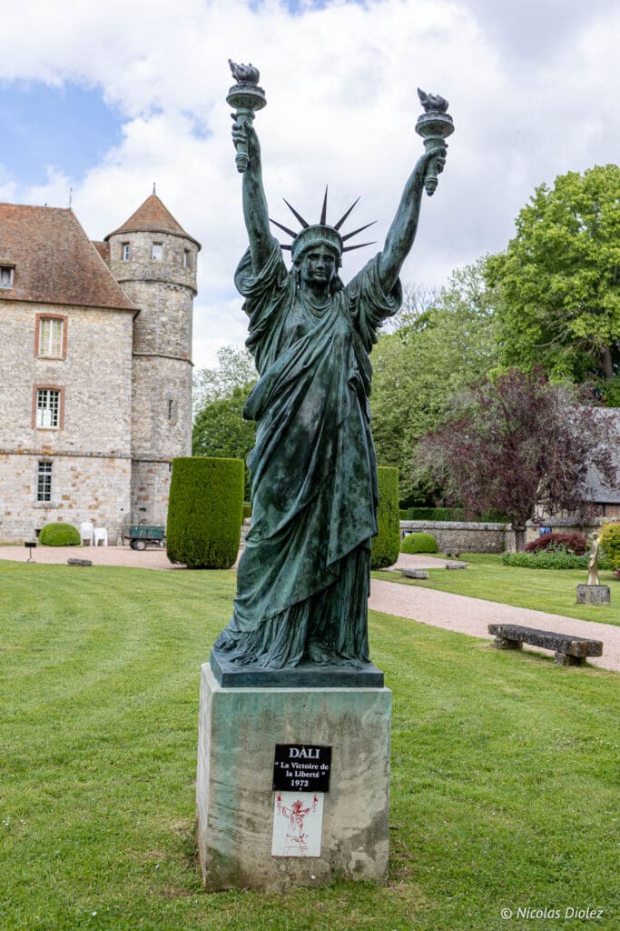 statue Liberté Dali Château de Vascoeuil
