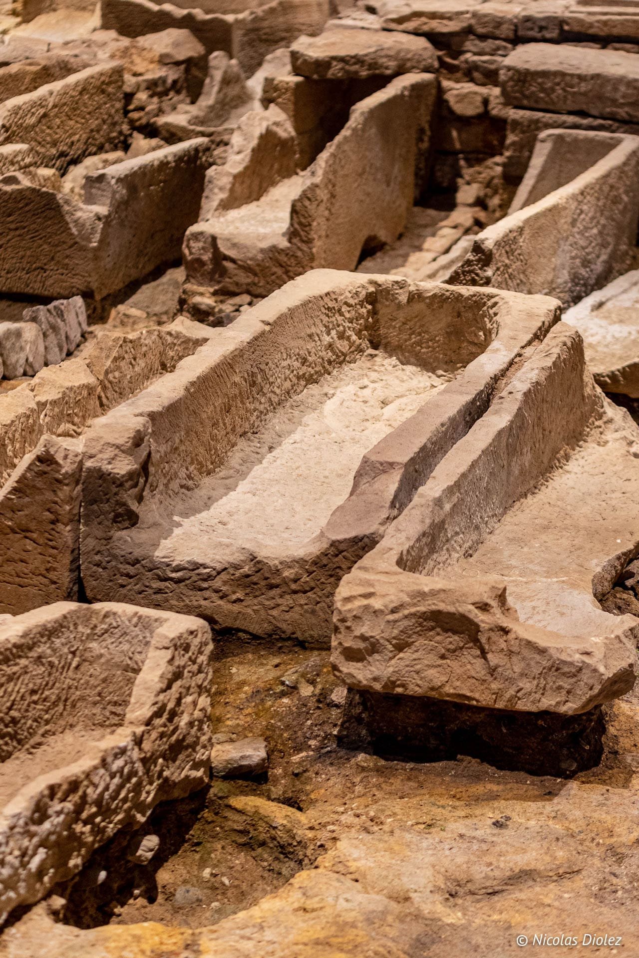 Sarcophages anciens en pierre à l'Ecclésia, Cité Patrimoine de Luxeuil-les-Bains.