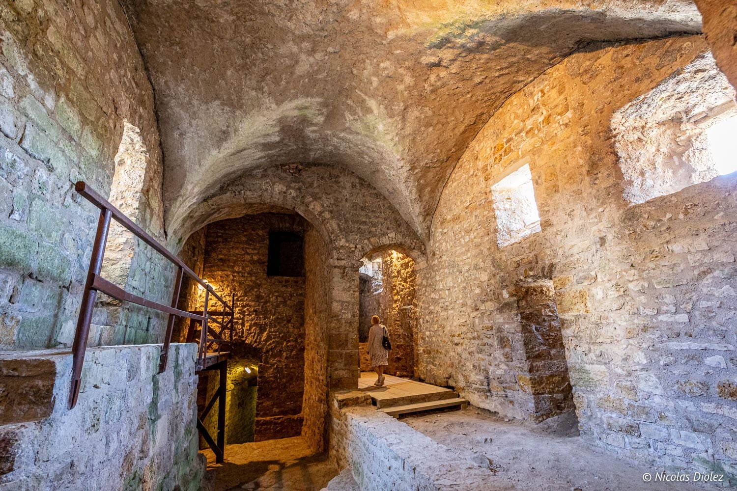 Intérieur voûté en pierre de la Forteresse de Châtel-sur-Moselle près d'Épinal.