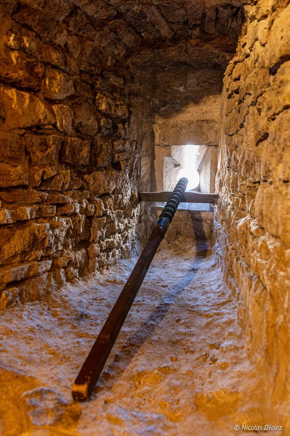 Canon médiéval dans la forteresse de Châtel-sur-Moselle.