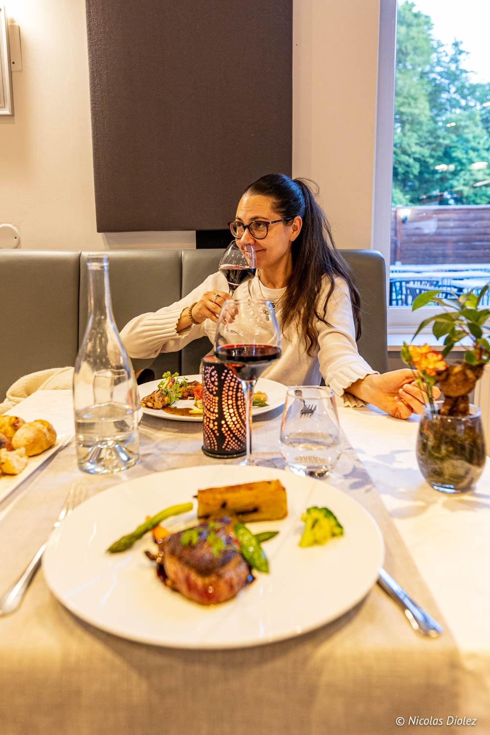 Dégustation de vin rouge et dîner gastronomique à La Chaumière Chantraine près d'Épinal.