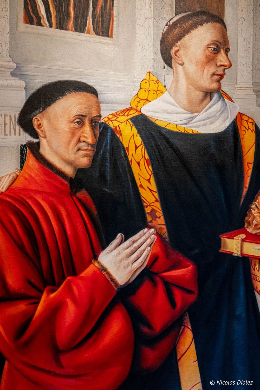 Tableau religieux de deux hommes à la Cité Royale de Loches.