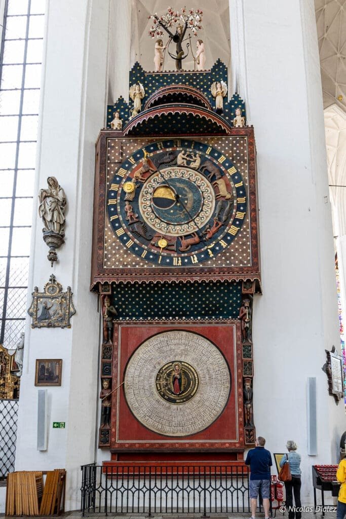 Horloge astronomique historique dans la Cathédrale de Gdańsk, Pologne.