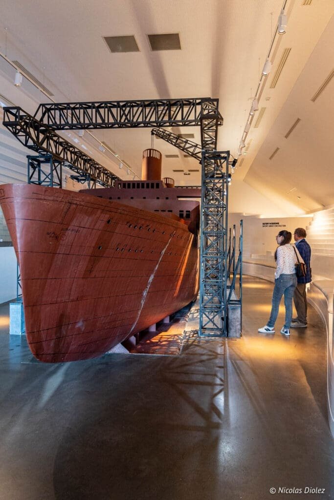Maquette de coque de navire au Musée de l'Émigration de Gdynia, Pologne.
