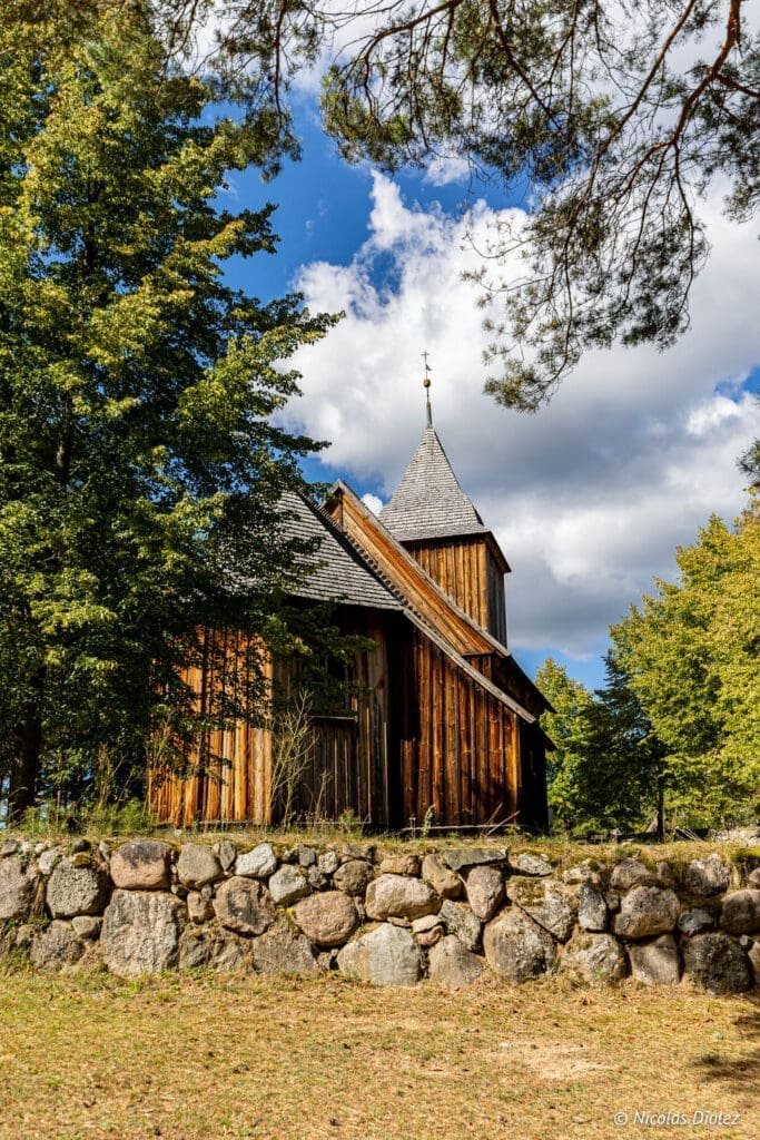 Église en bois du Parc ethnographique de Kaszuby, Poméranie, Pologne.