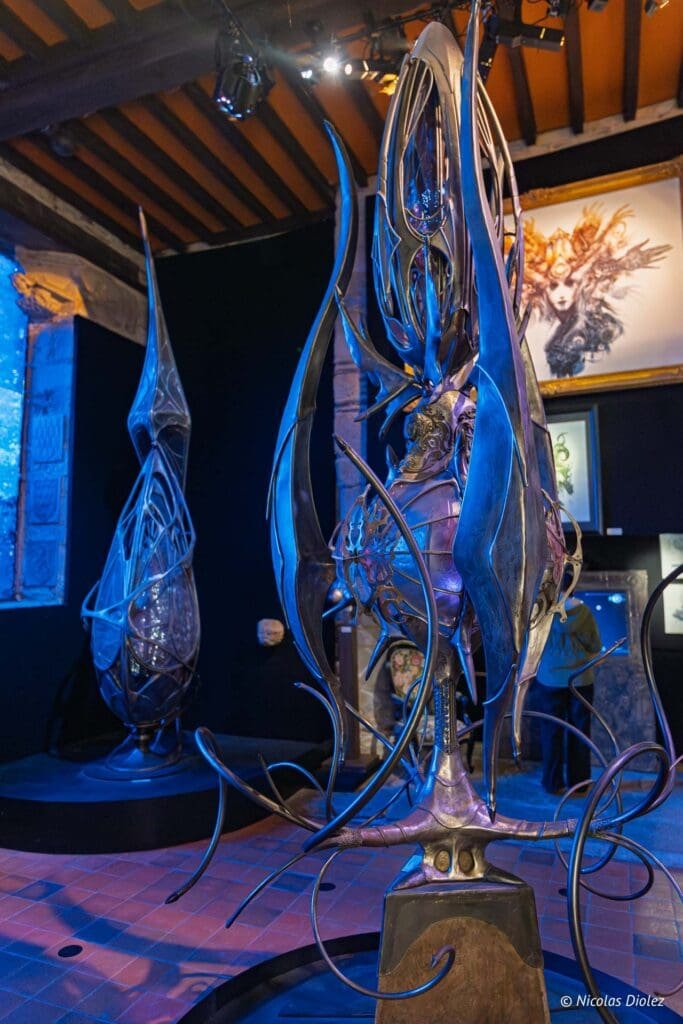 Sculptures fantastiques au Musée Naïa de Rochefort-en-Terre, photo Nicolas Diolez.