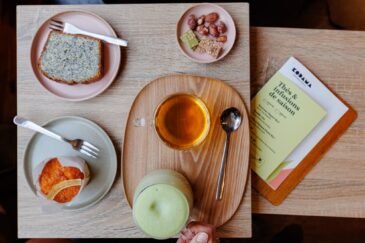 Thés, matcha, gâteaux et friandises au salon de thé Kodama Beaumarchais.